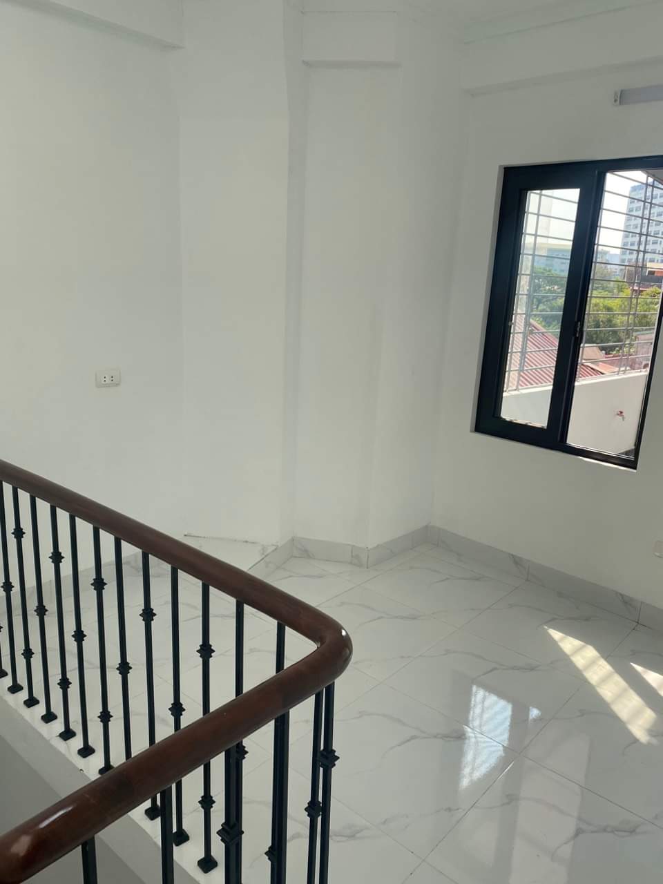 Cho thuê nhà, Chùa Láng, Nguyễn Chí Thanh, Đống Đa, 170m2x 3T -55 tr 16004959