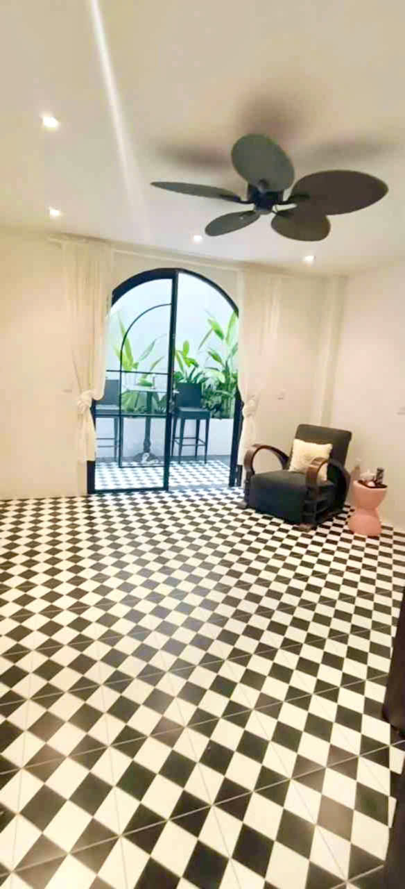 QUẬN 1: CHÍNH CHỦ 0938676685 BÁN NHÀ 3 TẦNG PHONG CÁCH HOMESTAY MỚI- DT 4M*18M VUÔNG VỨC- LỢI THẾ 16004978