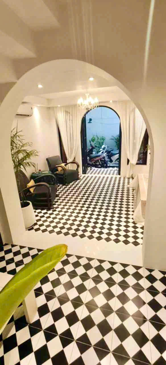 QUẬN 1: CHÍNH CHỦ 0938676685 BÁN NHÀ 3 TẦNG PHONG CÁCH HOMESTAY MỚI- DT 4M*18M VUÔNG VỨC- LỢI THẾ 16004978
