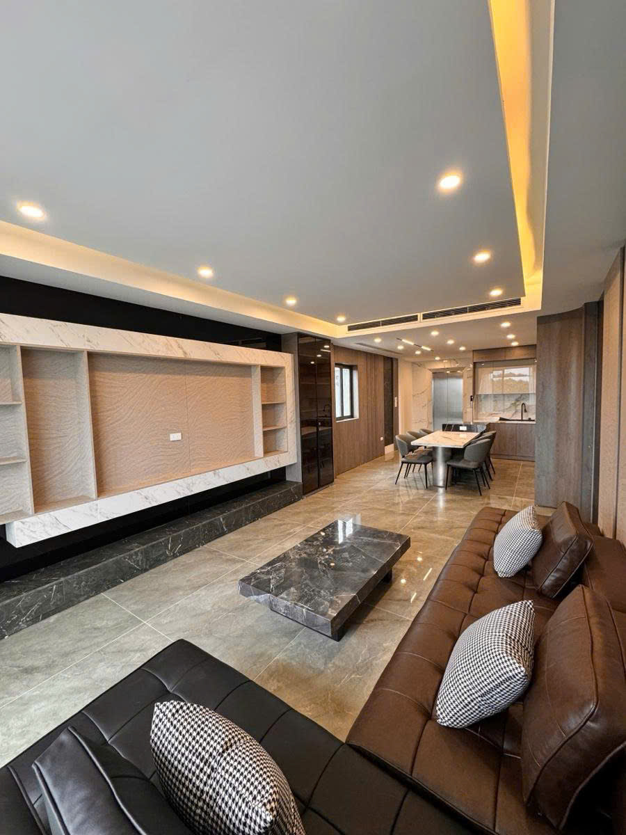 Bán nhà Hoa Lâm 60m 7 tầng MT4.1m ô tô tránh kinh doanh nhỉnh 21 tỷ 16004983