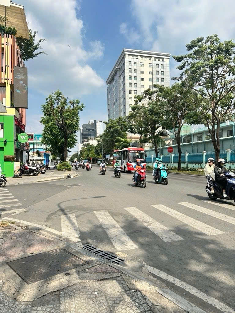 BÁN NHÀ 4 TẦNG MẶT TIỀN KD Đ. VÕ THỊ SÁU, QUẬN 1 - NGAY NHÀ THỜ TÂN ĐỊNH MÀU HỒNG - VIEW CÔNG VIÊN 16004985