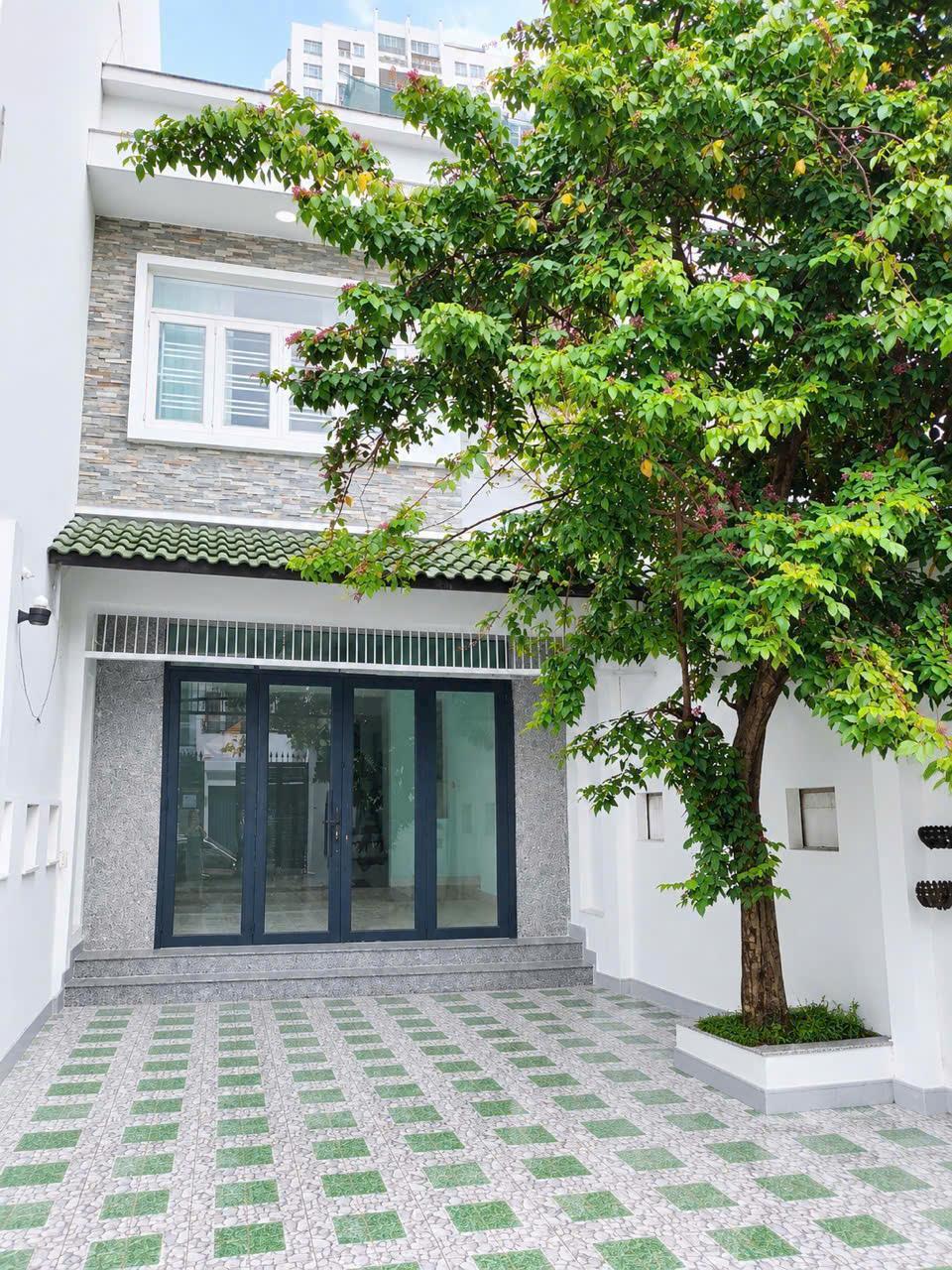 Cho thuê nhà 5x25m, 4 phòng ngủ, hẻm xe hơi Lê Văn Lương, có sân để xe hơi, giá 14 triệu 16005007