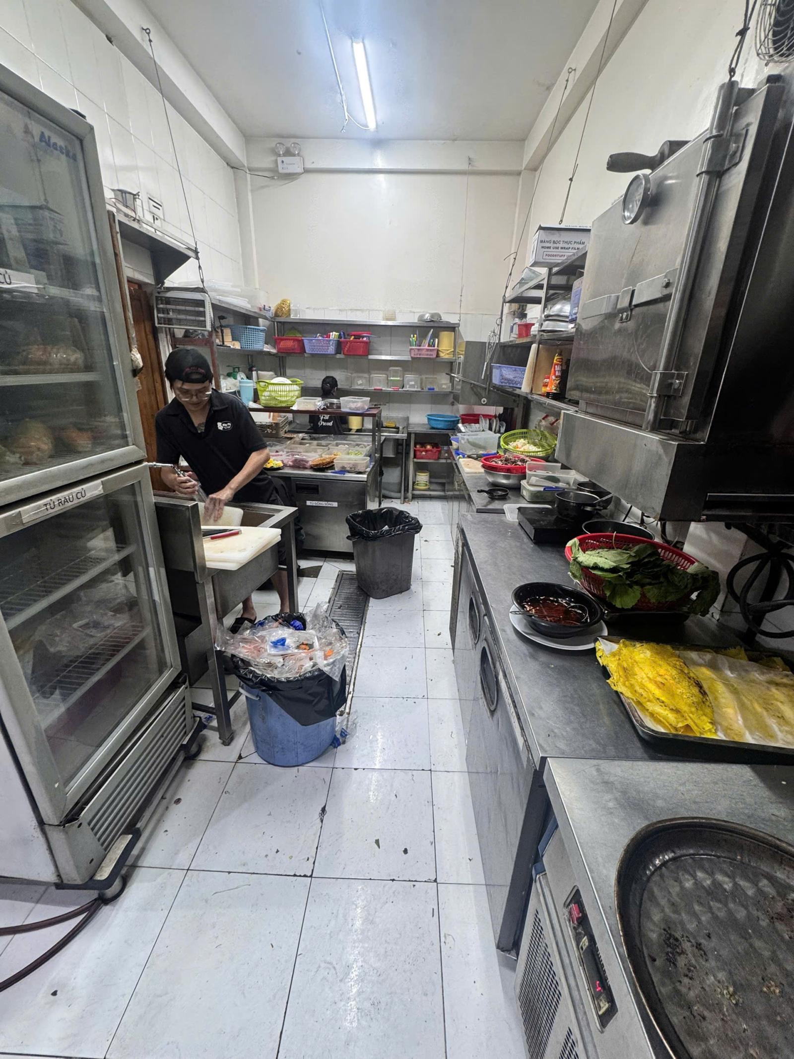 CHO THUÊ LẦU 1 và SÂN THƯỢNG 46 TRƯỜNG SƠN, TÂN BÌNH  HOẶC THUÊ NGUYÊN CĂN 16005023