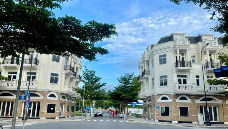 Cho thuê mặt bằng Dĩ An, mặt tiền đường 25m, 3 tầng 245 m2, 16.5 triệu/tháng 16005098