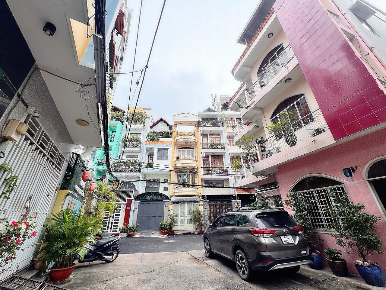 BÁN NHÀ 2 TẦNG DẠNG BIỆT THỰ MÁI NGÓI Đ.NGUYỄN CẢNH CHÂN, QUẬN 1 - NGANG VUÔNG ĐẸP 6,3M*14M - VỊ 16005114