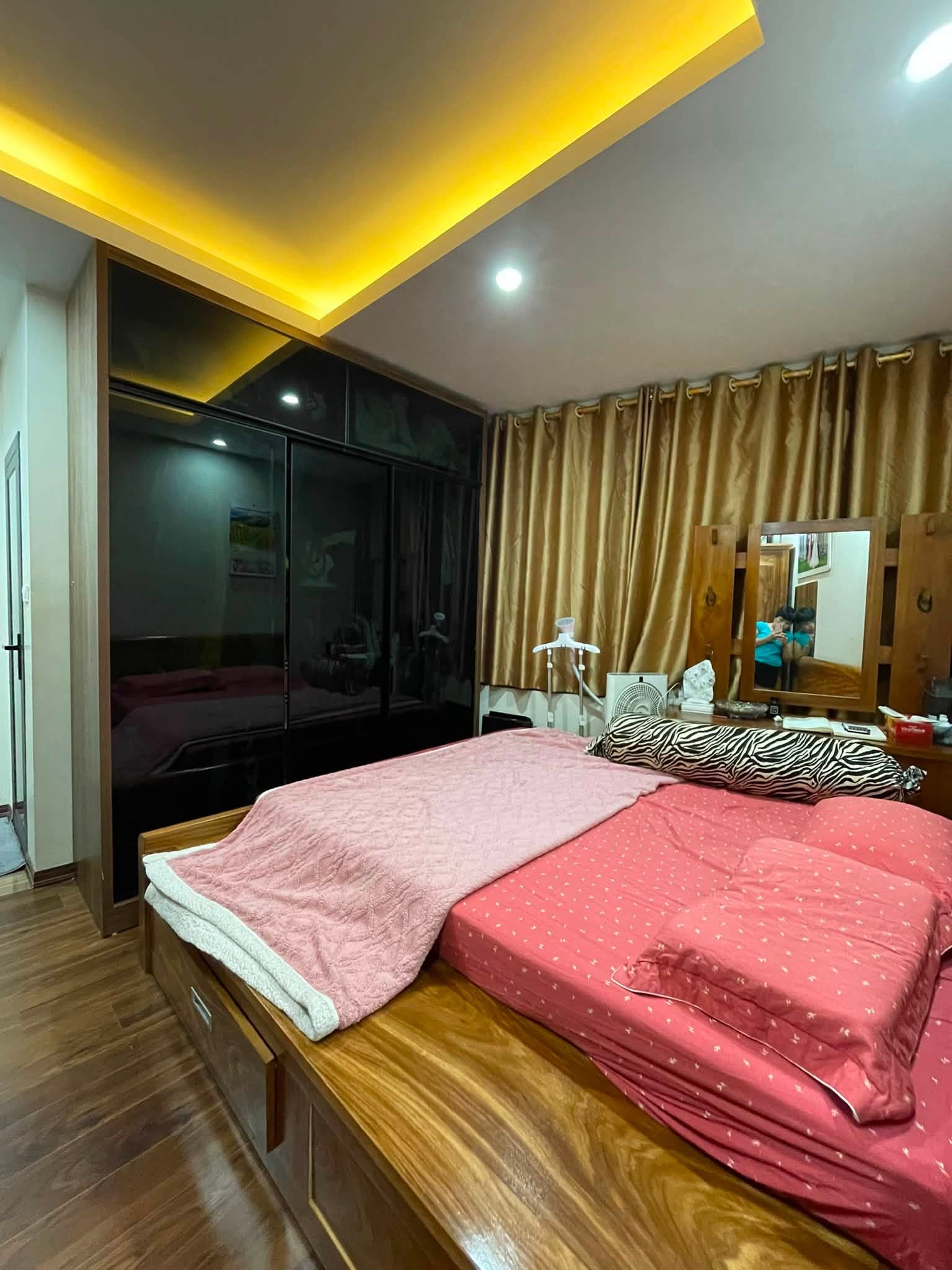 Bán nhà mặt phố Bạch Mai, 31m2, 5 tầng, mặt tiền 6.8m, 18 tỉ, kinh doanh đỉnh 16005131