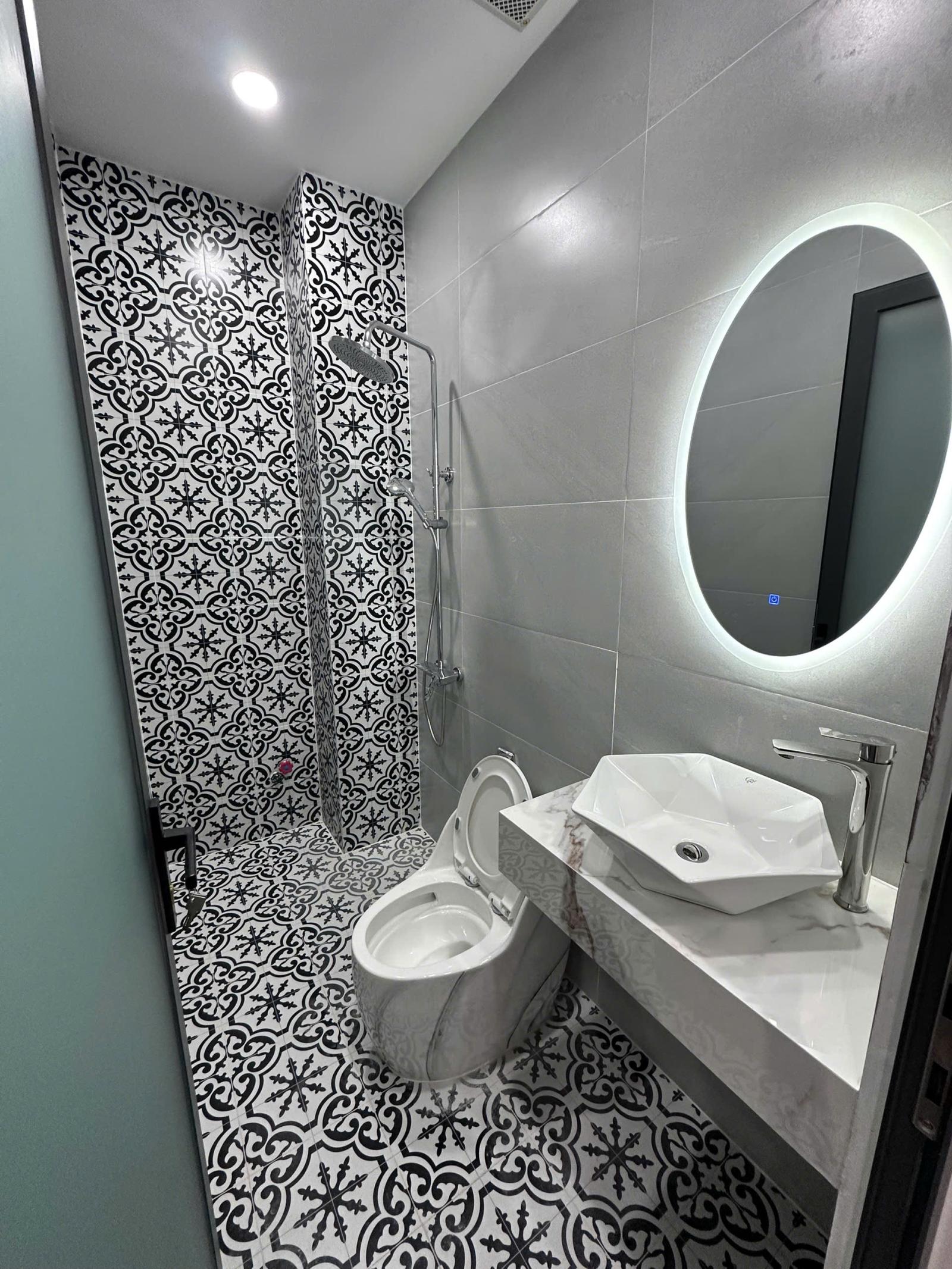 BÁN NHÀ 1 TRỆT 2 LẦU SÂN THƯỢNG MỚI 100%, 80M2, 4PN, TẶNG NỘI THẤT HẺM RỘNG 6M, SẴN SỔ TẠI QUẬN 12 16005137