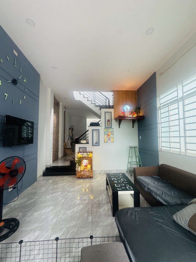 Bán nhà 316m2, 2 tầng,  đường Hàng Tre, Phường Long Thạnh Mỹ, Q.9, Thủ Đức, TP HCM, giá 14.9 tỷ. 16005227