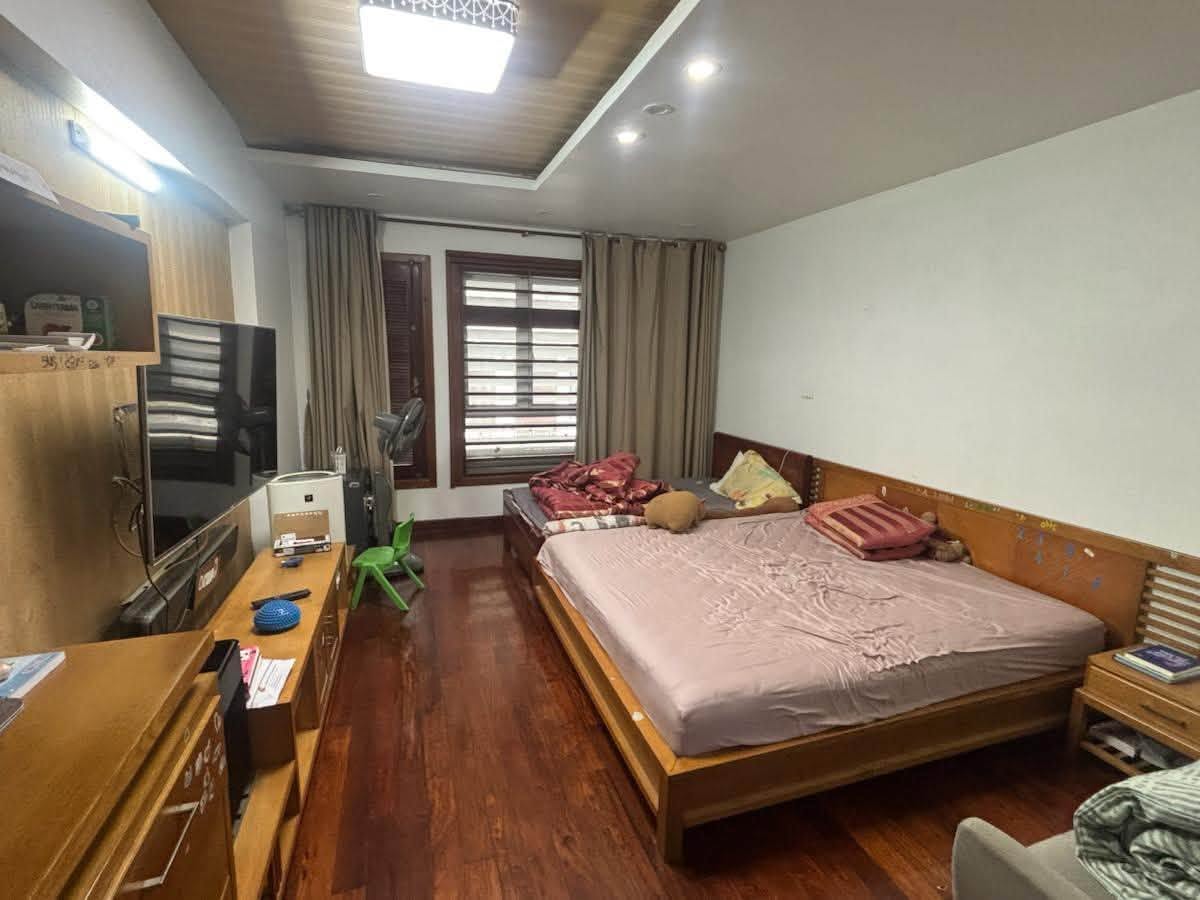 Bán nhà phố Nguyễn Đình Chiểu, 80m2, 4 tầng, mặt tiền 5.5m, 46.5 tỉ, ô tô ngủ trong nhà 16005290