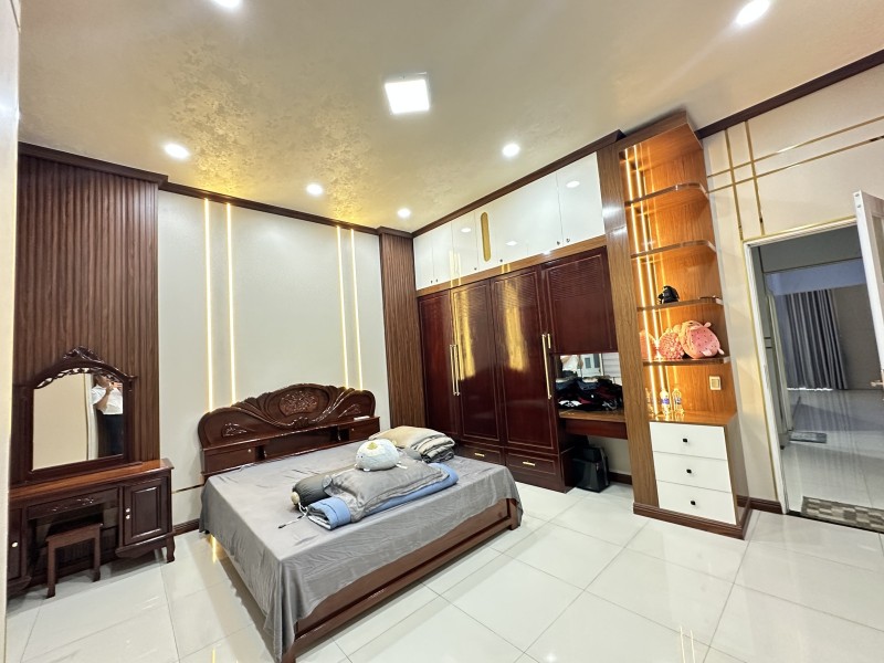 Bán nhà 3 Tầng Dĩ An,SHR thổ cư,đường 2 ô tô thông thoáng,gần Vincom Dĩ An 16005303