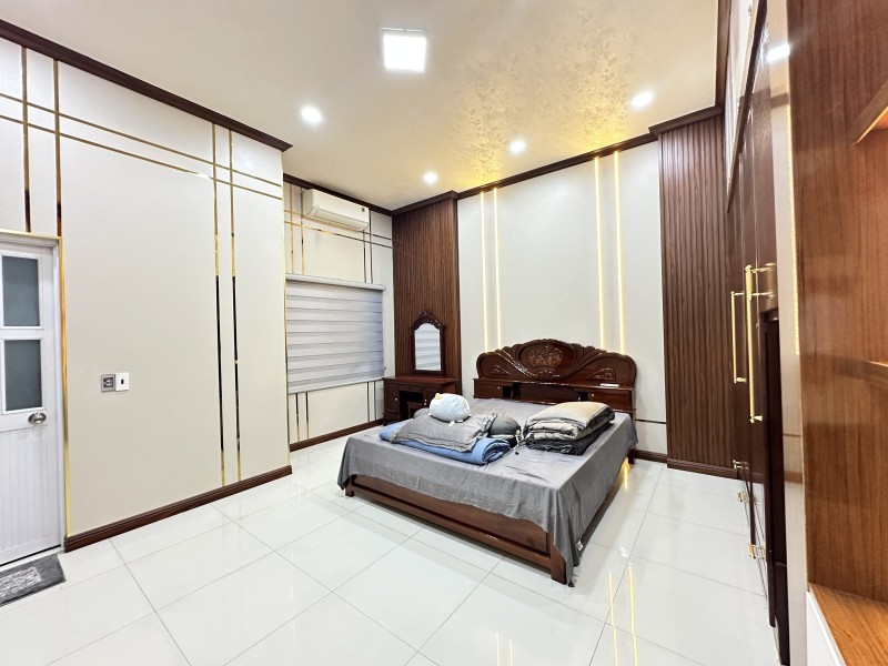 Bán nhà 3 Tầng Dĩ An,SHR thổ cư,đường 2 ô tô thông thoáng,gần Vincom Dĩ An 16005303