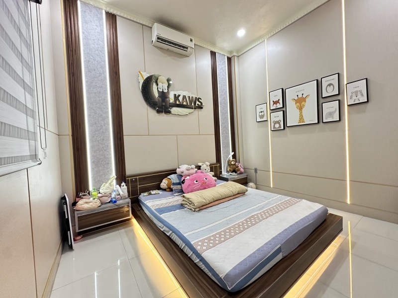 Bán nhà 3 Tầng Dĩ An,SHR thổ cư,đường 2 ô tô thông thoáng,gần Vincom Dĩ An 16005303