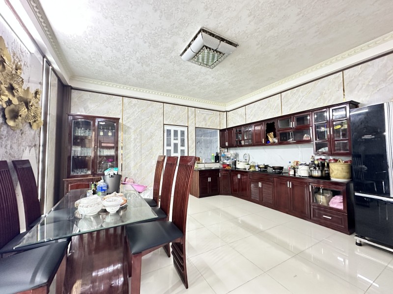 Bán nhà 3 Tầng Dĩ An,SHR thổ cư,đường 2 ô tô thông thoáng,gần Vincom Dĩ An 16005305