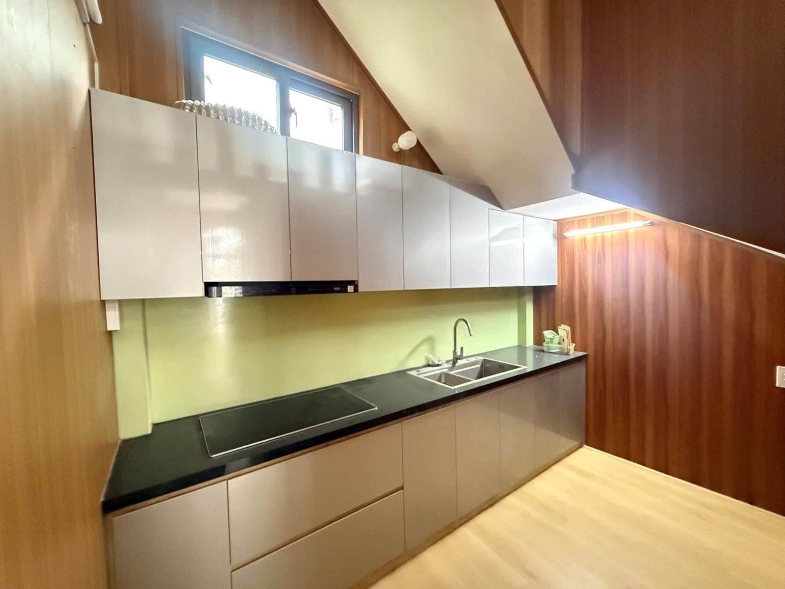 Nhà 2 tầng kiệt Trần Cao Vân, có chổ đậu Ô TÔ thoải mái chỉ vài bước chân 16005327