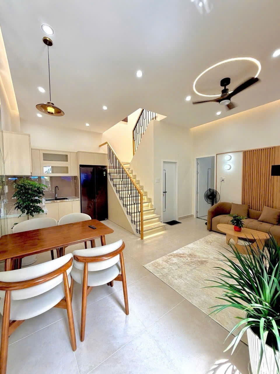Nhà ngang hơn 8m - 3PN có phòng trệt cho người già - Xe hơi đỗ cửa - Bàu Cát - Hơn 6 tỷ 16005345