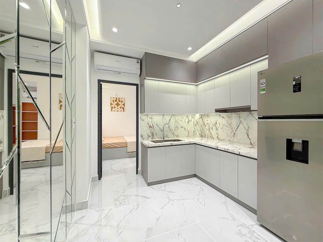 Nhà cạnh Vincom Quận 7, đầy đủ nội thất, 5.7 tỷ, dân kín 16005364