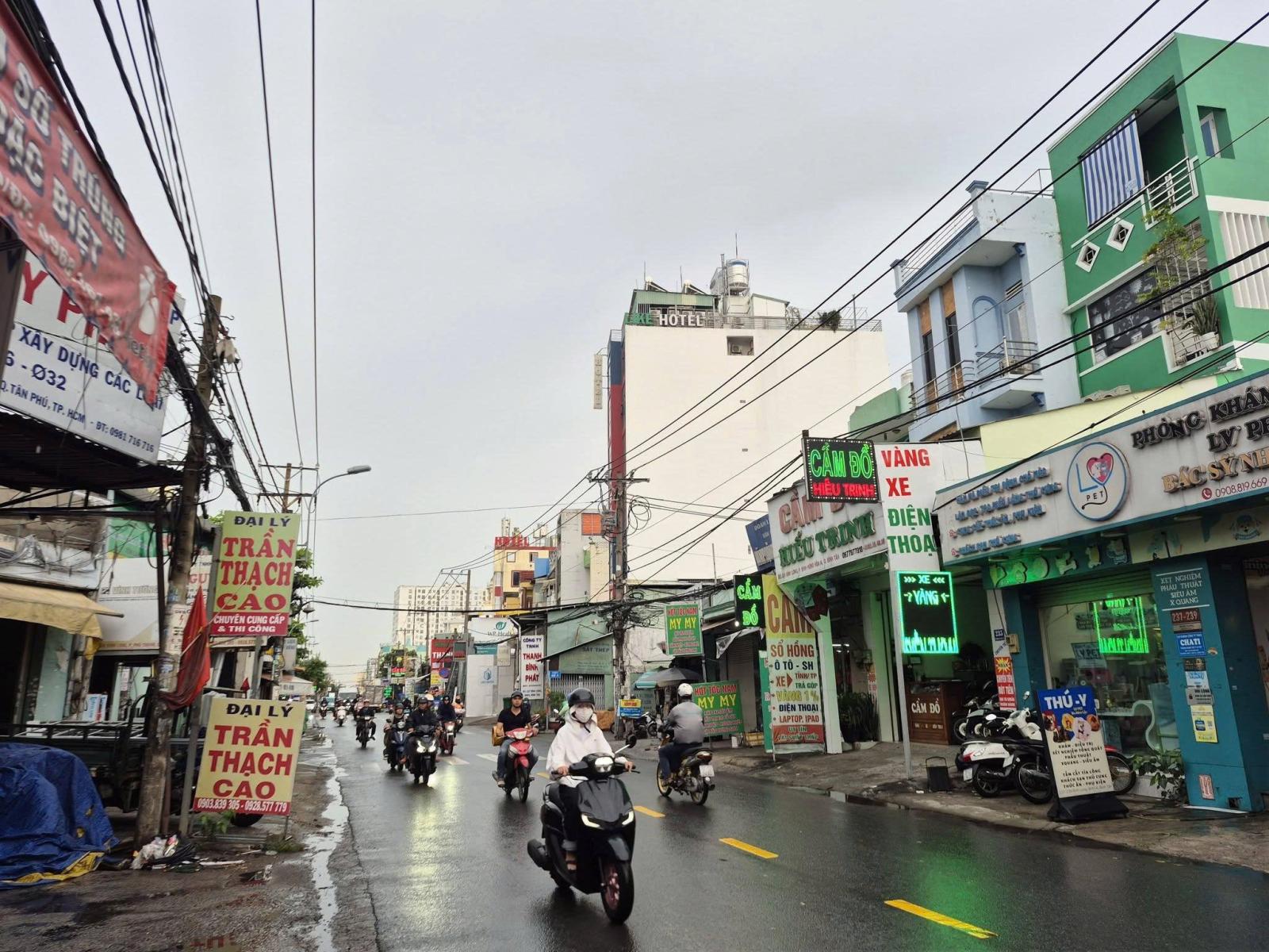 Bán Nhà Mặt tiền Bình Long - ngay Nguyễn Sơn, Tân Phú, 8x30m, 3 Tầng - 6 PN, chỉ 37 Tỷ. 16005389