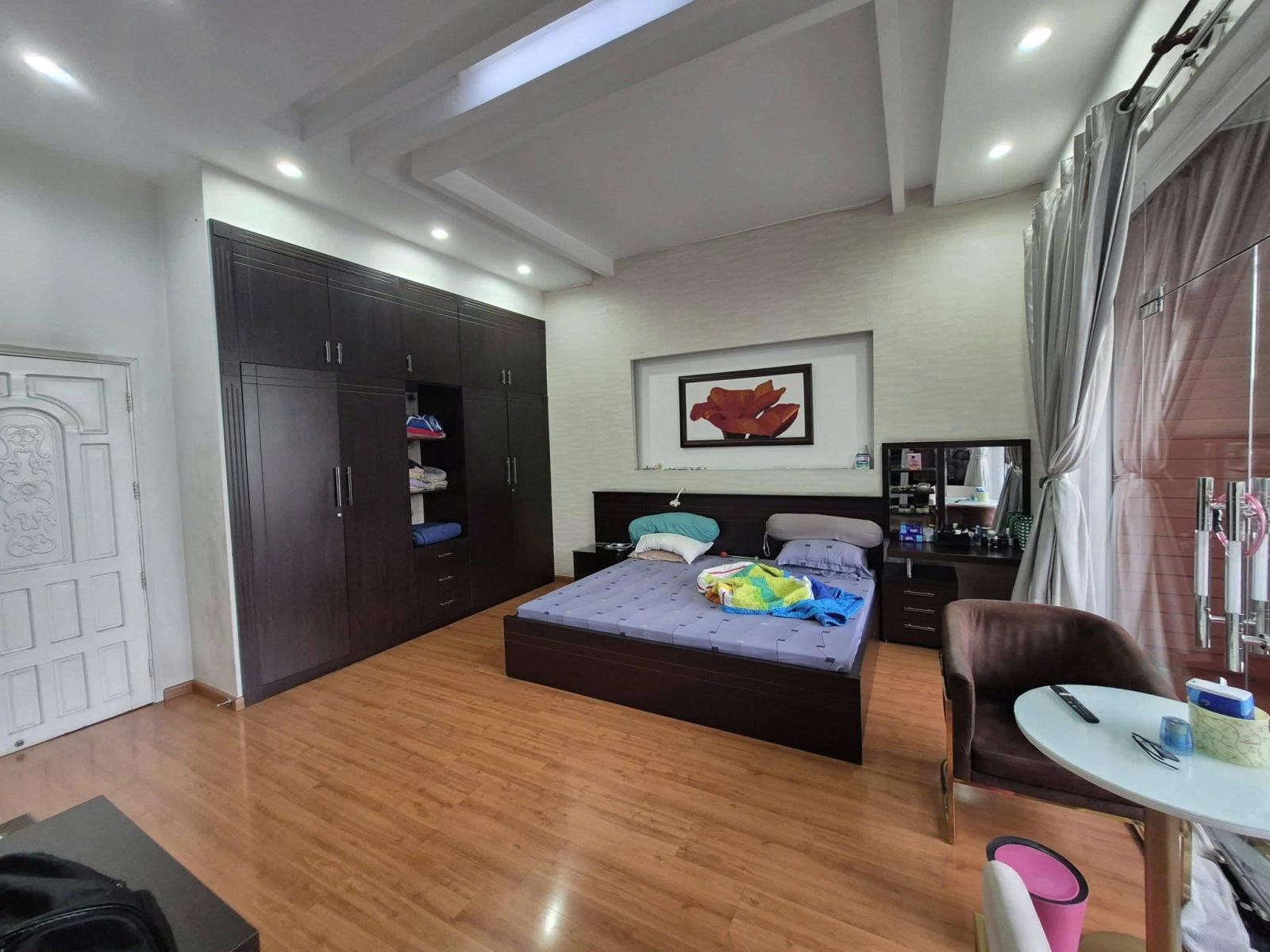 Bán Nhà Mặt tiền Bình Long - ngay Nguyễn Sơn, Tân Phú, 8x30m, 3 Tầng - 6 PN, chỉ 37 Tỷ. 16005389