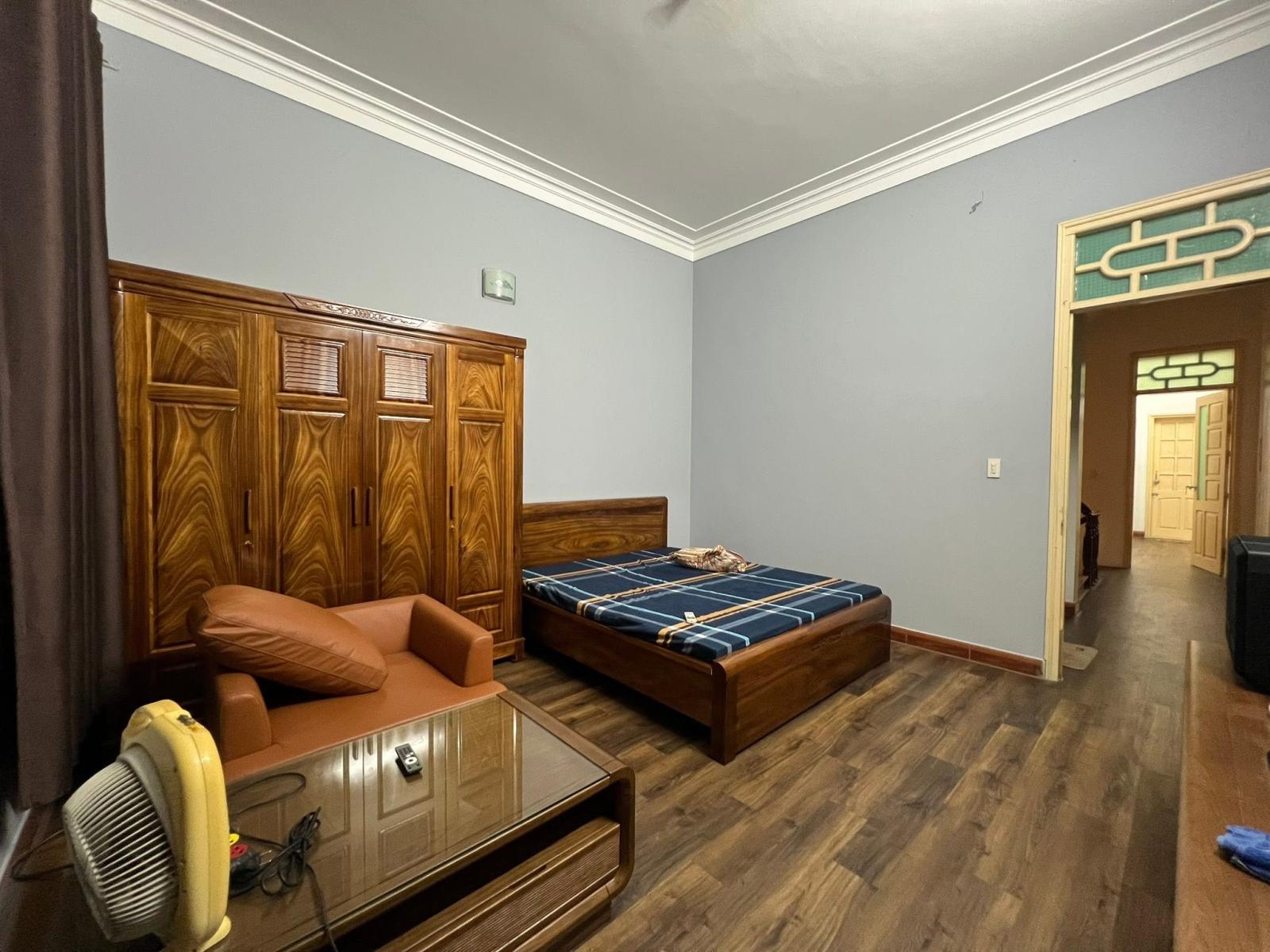 Bán căn nhà 3 tầng mặt phố khu Đông Nam Cường, TP HD, 87.75m2, mt 4.5m, 3 ngủ, chỉ 4.x tỷ 16005423