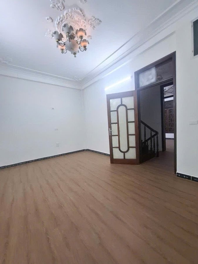 Bán Nhà Nguyễn Chí Thanh. Đống Đa. Ô Tô. DT 50m2. MT 6m. 5 Tầng. Giá 22.3 Tỷ.  16005432
