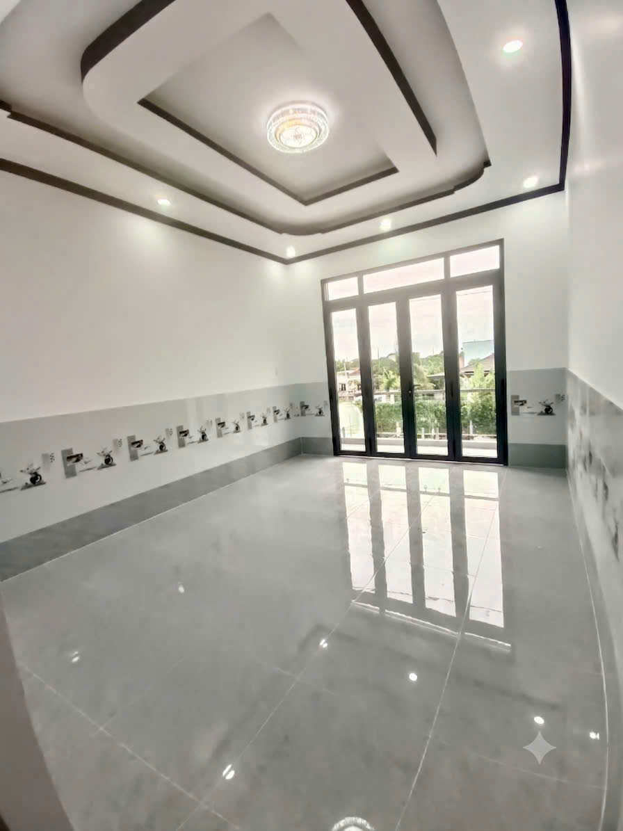 NHÀ SIÊU ĐẸP -  GIÁ RẺ BÁN CĂN NHÀ LẦU VỪA HOÀN THIỆN Xã Long An Cần Giuộc , Long An 16005451