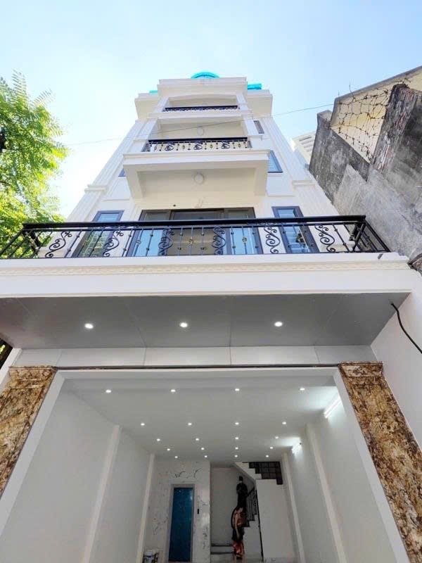 Bán Nhà Mặt Phố Trương Định. Hoàng Mai. Thang Máy. Ô Tô. Vỉa Hè. DT 74m2. Giá 17.4 Tỷ. 16005453