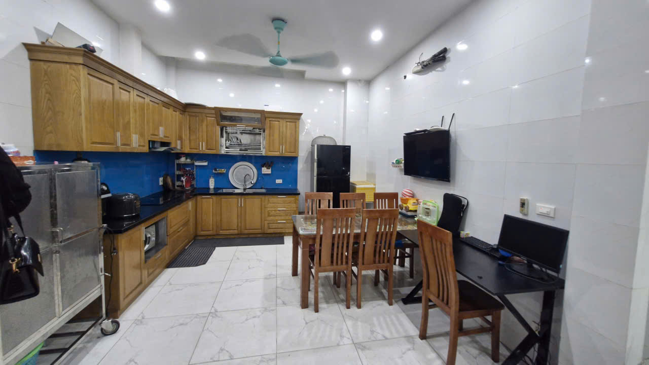 CHÍNH CHỦ CHO THUÊ NHÀ LIỀN KỀ KIẾN HƯNG – HÀ ĐÔNG - 6 PHÒNG NGỦ - Ô TÔ ĐỖ TRONG NHÀ 16005488