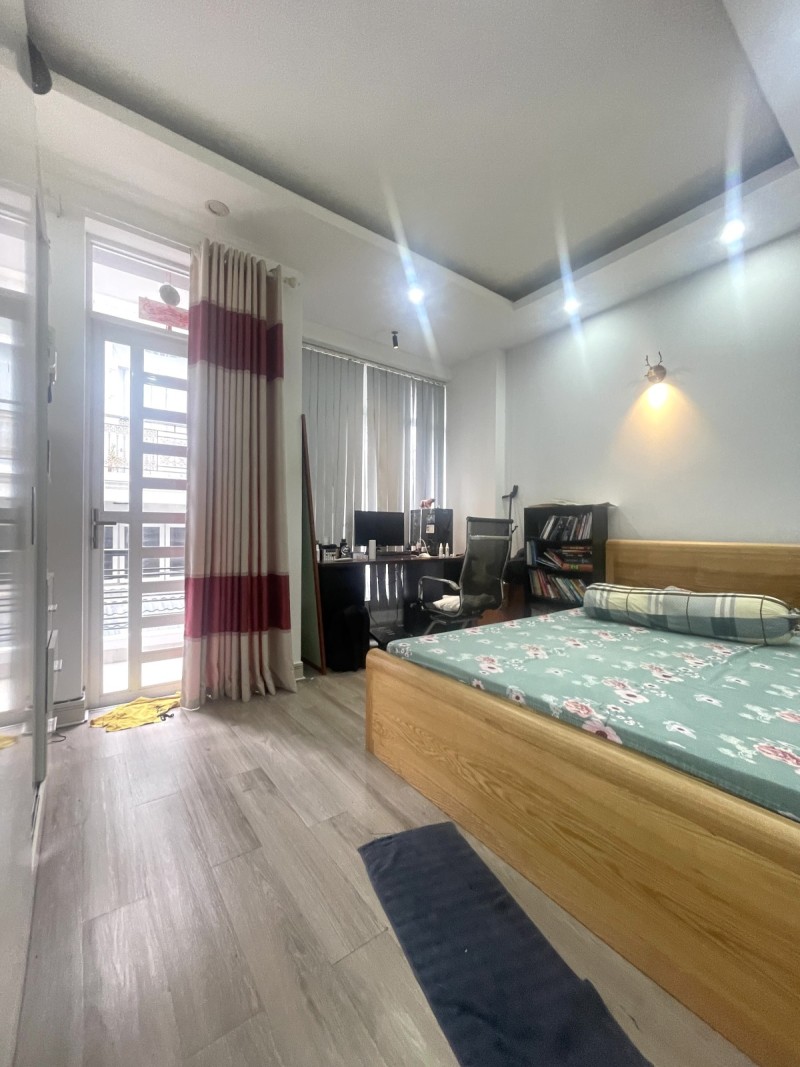 Bán nhà 3 tầng đường số 30, Linh Đông, Thủ Đức, TP HCM. DT 50m2, giá 6,78 tỷ, sổ hồng riêng. 16005535