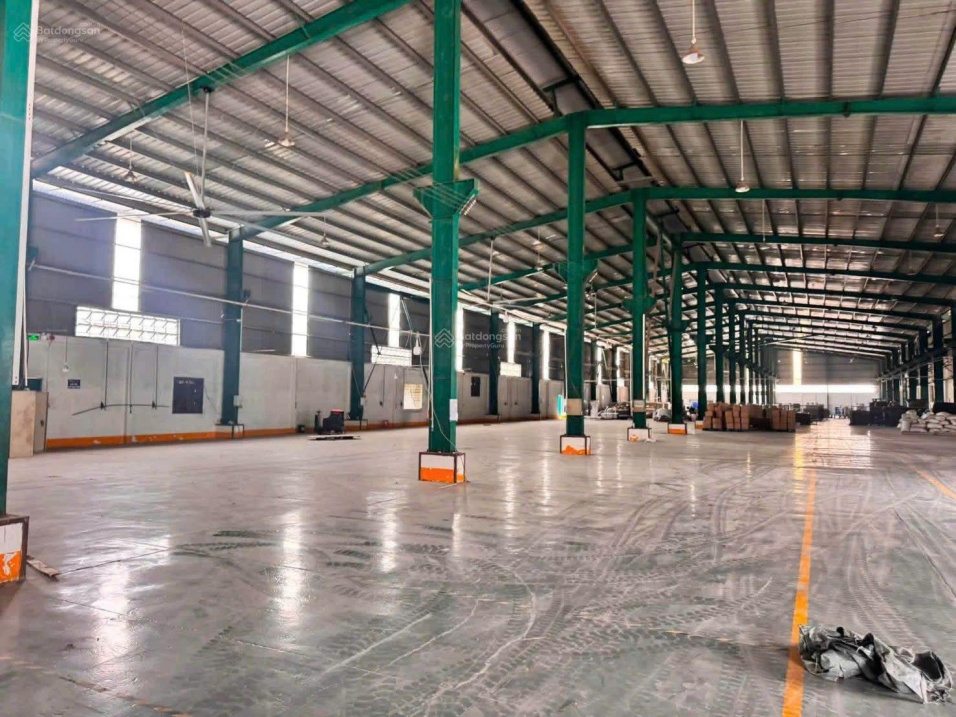 Cho thuê nhà xưởng 1500m Quận 12. Giá: 130tr. Xe container có sẵn PCCC 16005542
