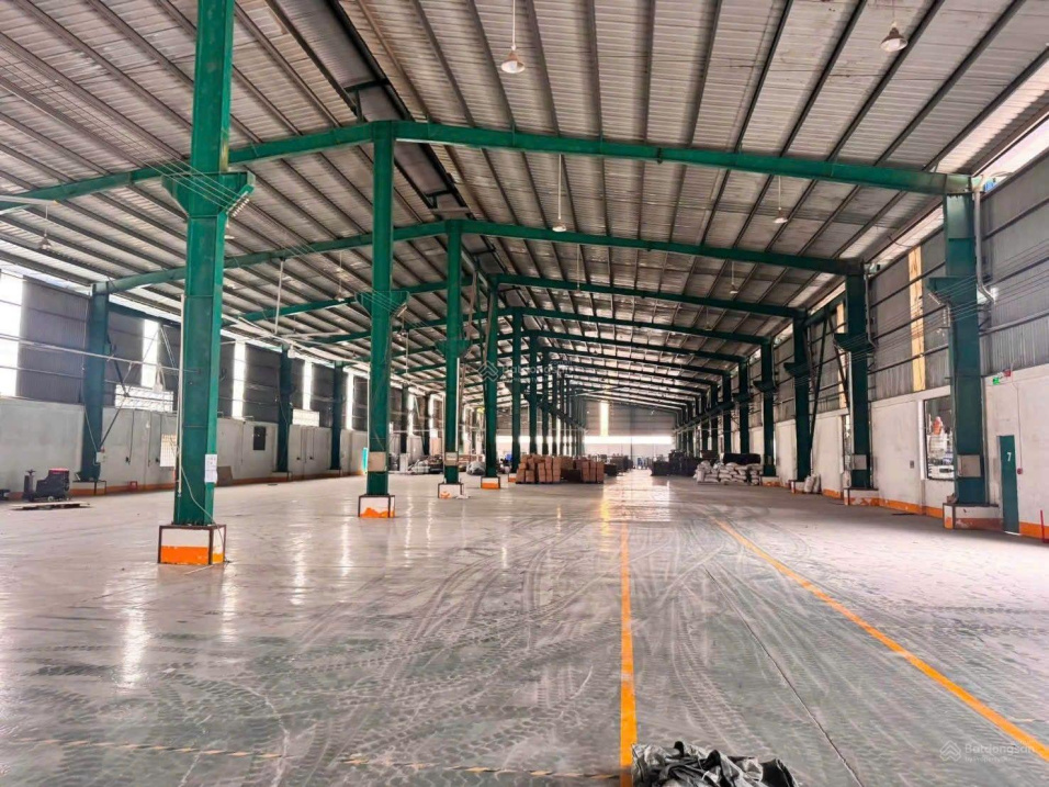 Cho thuê nhà xưởng 1500m Quận 12. Giá: 130tr. Xe container có sẵn PCCC 16005542