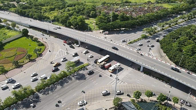 🔥 NHÀ PHỐ KINH DOANH ĐÀM QUANG TRUNG – HƠN 18 TỶ CÓ GÌ? 🔥
🚨 45M² × 6 TẦNG – MẶT PHỐ – GARA Ô TÔ 16005592