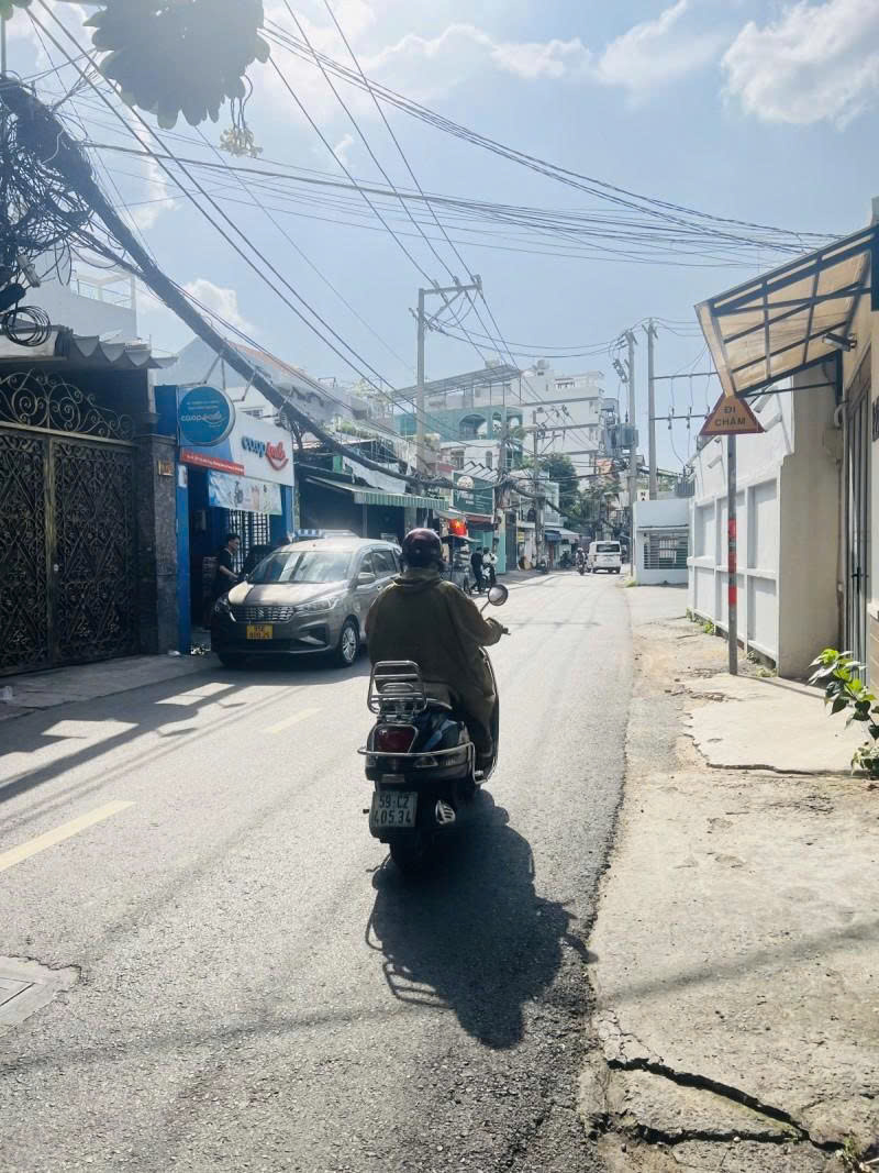 Bán nhà Mặt Tiền Trần Bình Trọng - gia Nguyễn Văn Đậu, 8,3x21m, Cấp 4 - 1 đời Chủ, 28,6 Tỷ. 16005595
