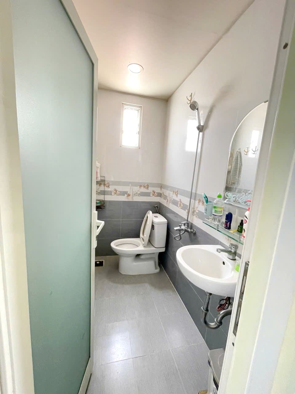 Nhà chủ xây ở 3 lầu/ST hẻm 154 Âu Dương Lân P3Q8 (P.Chánh Hưng) 16005605