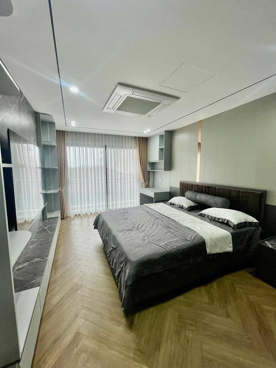 Giá cực tốt! Bán nhà mặt phố Hàng Bún 100m², 4 tầng, mặt tiền 4.7m, 52,5 tỉ, vỉa hè, KD đỉnh 16005614