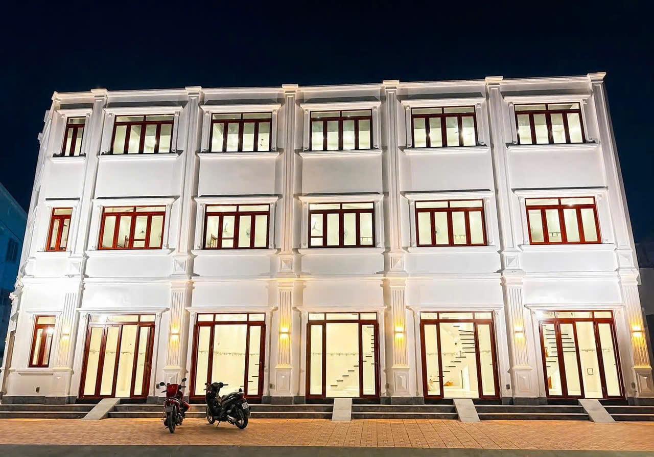 Cho thuê nhà mặt phố đường 14A, Đức Hòa Hạ, 120m2, 2 tầng, giá 14 triệu/tháng. LH: 0937477489 16005617