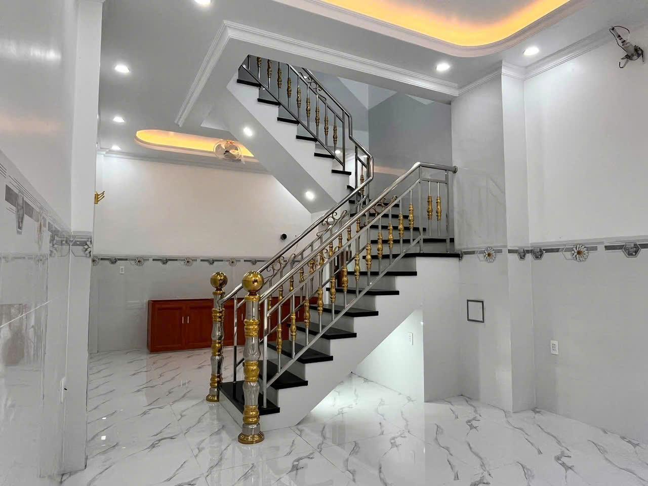 Cho thuê nhà mặt phố đường 14A, Đức Hòa Hạ, 120m2, 2 tầng, giá 14 triệu/tháng. LH: 0937477489 16005617