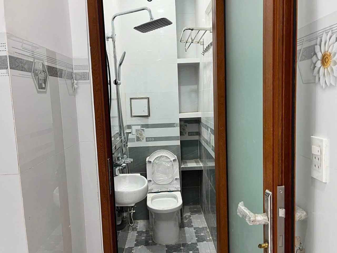 Cho thuê nhà mặt phố đường 14A, Đức Hòa Hạ, 120m2, 2 tầng, giá 14 triệu/tháng. LH: 0937477489 16005617