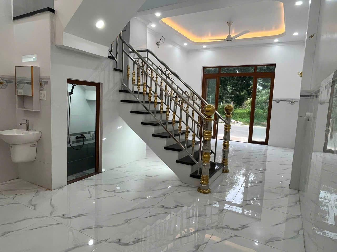 Cho thuê nhà mặt phố đường 14A, Đức Hòa Hạ, 120m2, 2 tầng, giá 14 triệu/tháng. LH: 0937477489 16005617