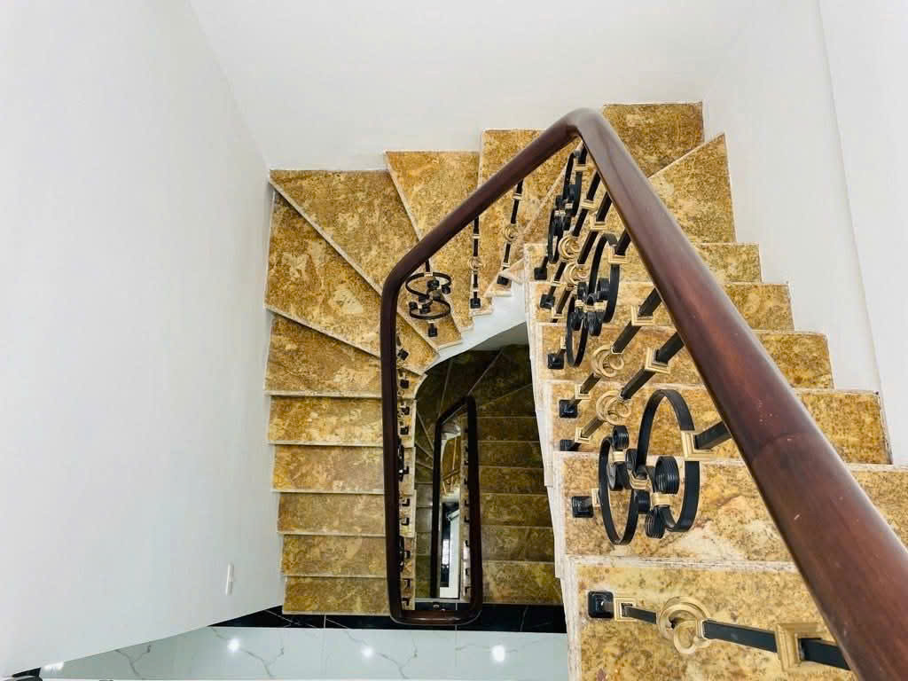 Mình cho thuê nhà MỚI, 142m2_ 6.5T; Lạc Long Quân, Võ Chí Công -68 tr 16005633