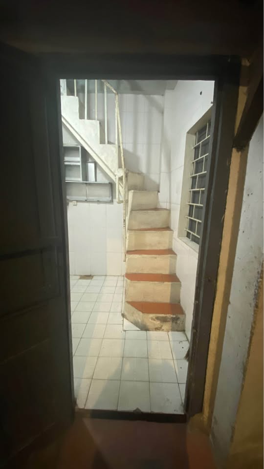 Chính chủ cho thuê nhà 3 tầng ở 2B Khâm Thiên, phường Văn Miếu Quốc Tử Giám, Hà Nội 16005636