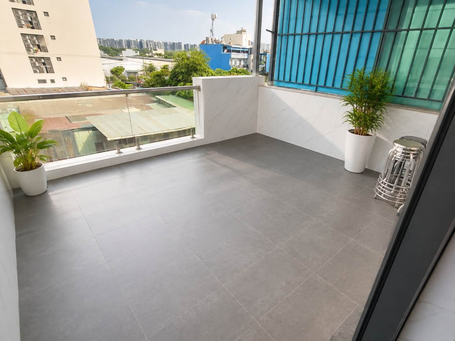 CHỈ TẦM 8.X CÓ NHÀ MỚI 4 TẦNG LÊ TRỌNG TẤN 90M² NGANG 4.4M SẴN Ô CHỜ THANG MÁY 16005692