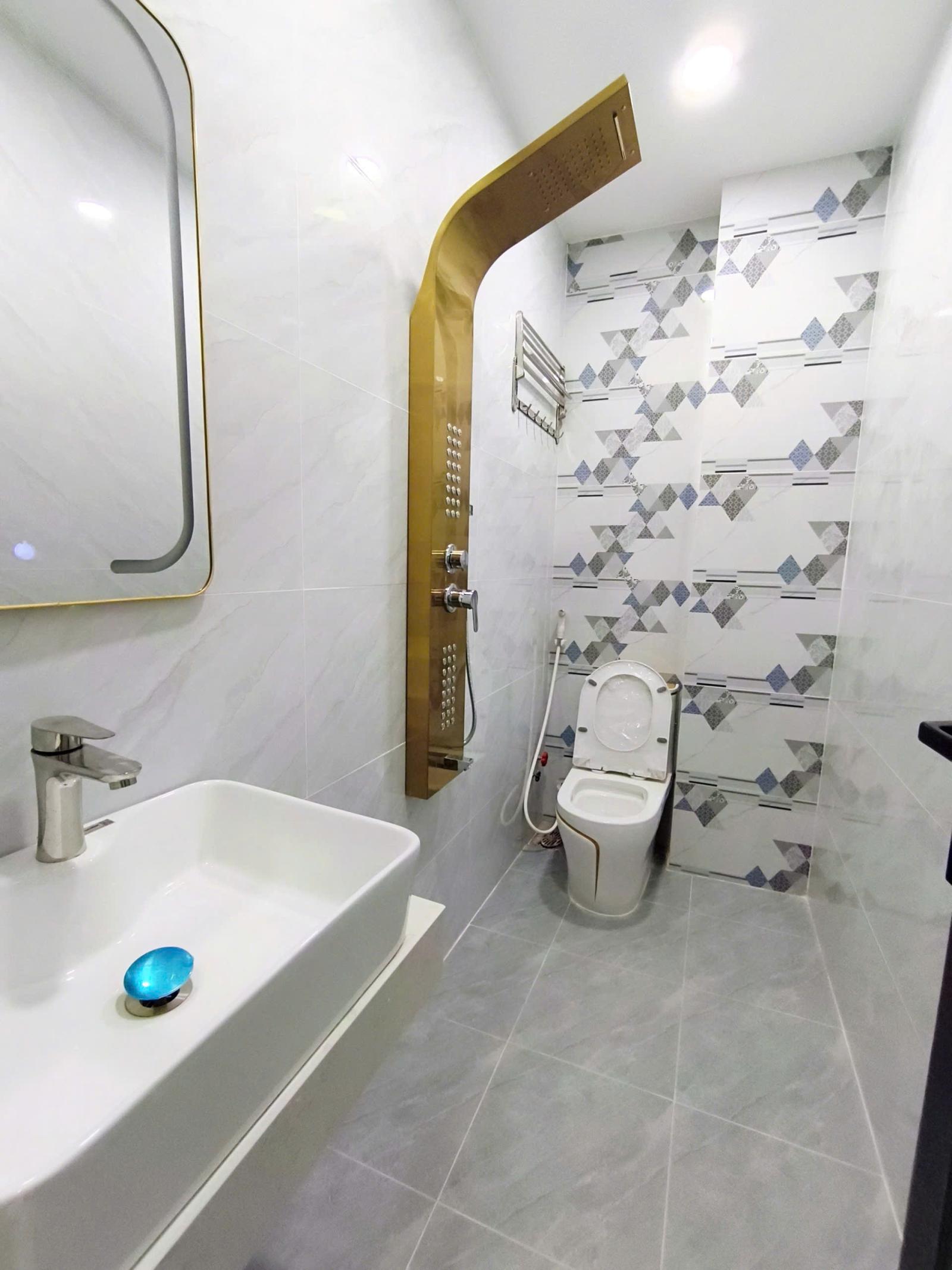 NHÀ 5 TẦNG HIỆN ĐẠI – FULL NỘI THẤT CAO CẤP – ĐƯỜNG 8M – BÌNH TÂN 16005699