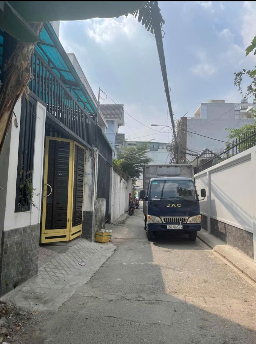 Bán Nhà Chính Chủ Phường Linh Đông - Thủ Đức - Hẻm xe hơi số 63 Đường 36 - Nhà Mới 1T3L - 70m2 16005703
