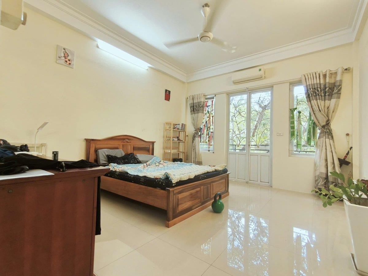 Bán nhà 95m² 4 tầng Đội Cấn, Ba Đình dân xây, gần phố chỉ 16,2 tỷ 16005704