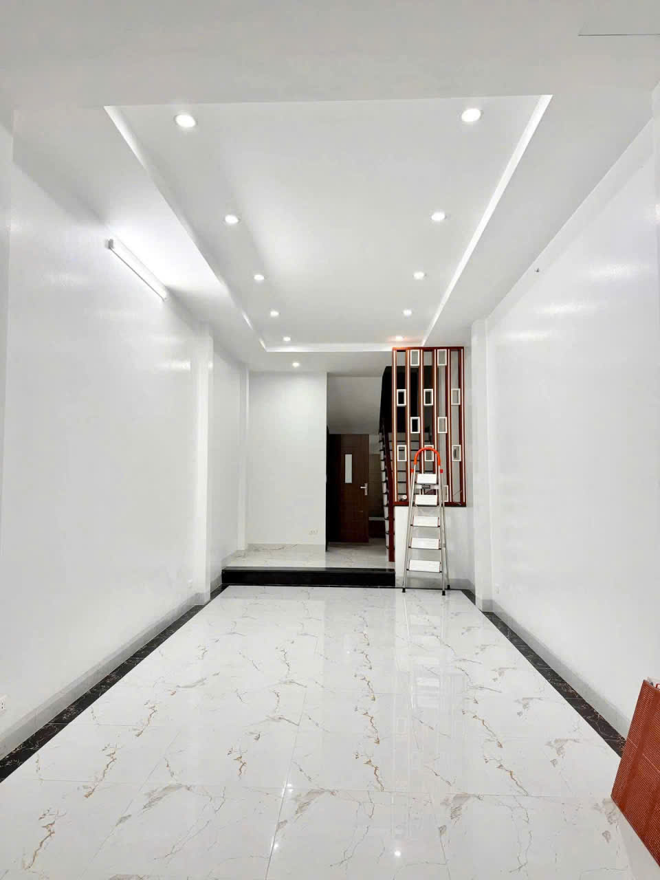 🏢 CHO THUÊ NHÀ MẶT PHỐ HOA BẰNG – CẦU GIẤY  45M² × 5 TẦNG  27 TRIỆU/THÁNG 16005744