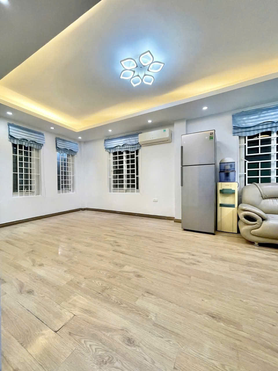 🏡 CHO THUÊ NHÀ KIM GIANG  5 TẦNG  5PN – 4WC  13 TRIỆU/THÁNG 16005746
