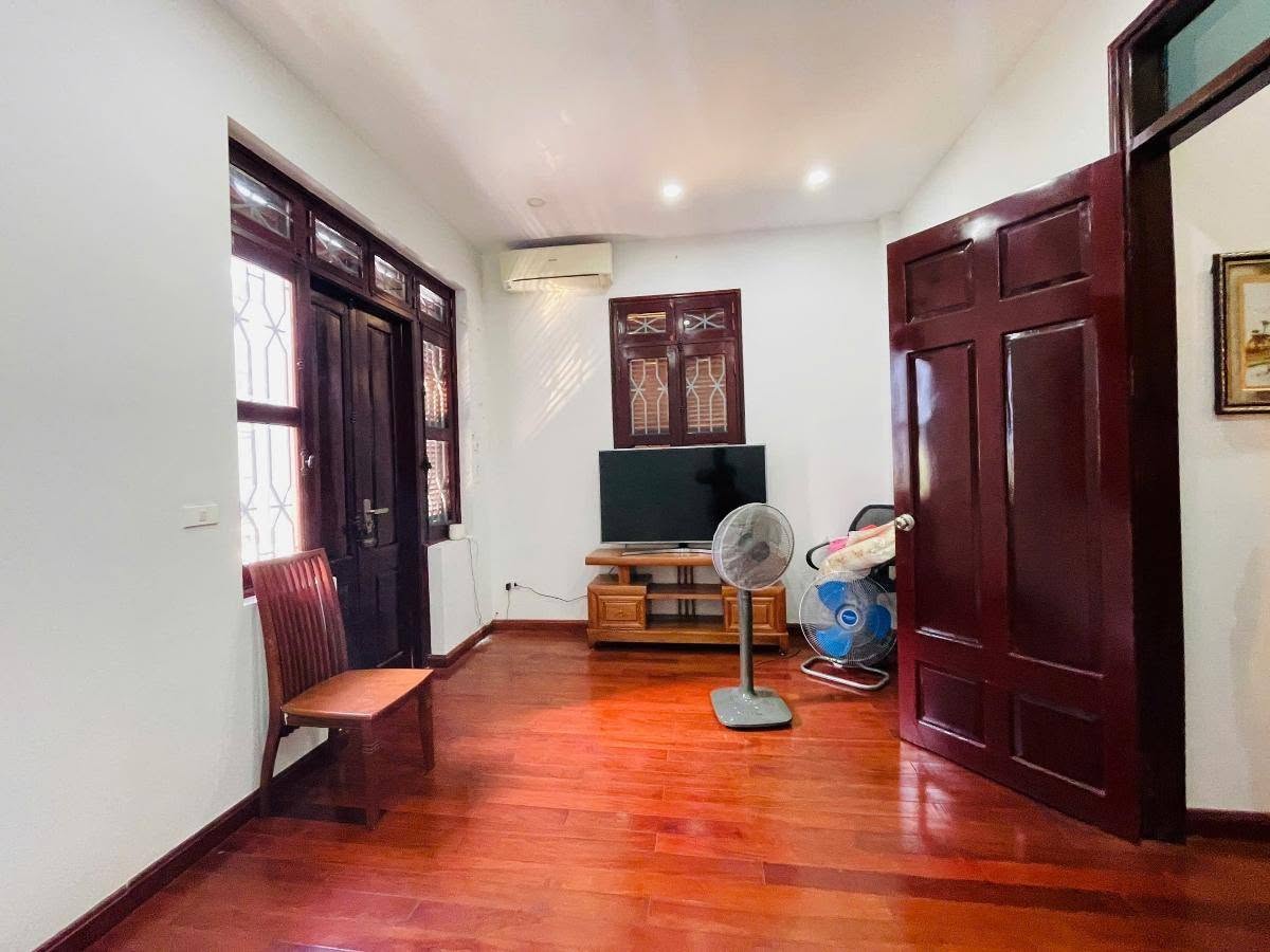 Bán nhà phố cổ Hà Trung xách vali vào ở luôn 45m², 6 tầng, mặt tiền 4m, giá 19,4 tỉ, ngõ rộng 16005778