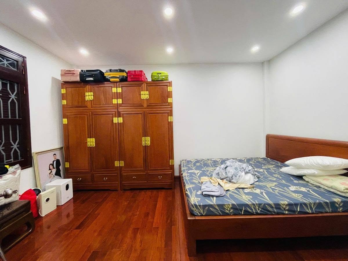 Bán nhà phố cổ Hà Trung xách vali vào ở luôn 45m², 6 tầng, mặt tiền 4m, giá 19,4 tỉ, ngõ rộng 16005778