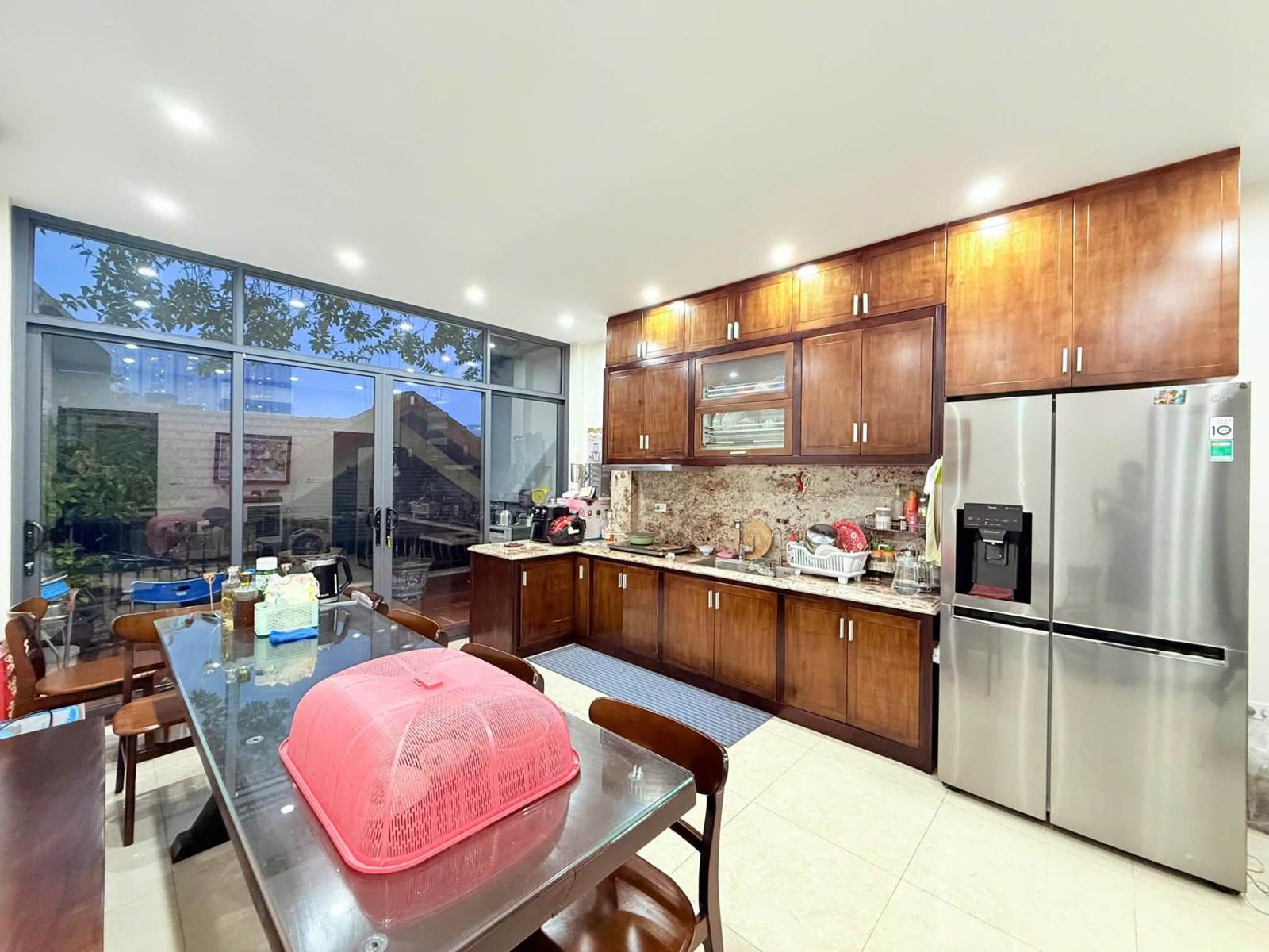 Bán nhà mặt phố Võ Văn Dũng, 55m2, 9 tầng thang máy, mặt tiền 4.5m, 32 tỉ, vỉa hè, kinh doanh 16005836