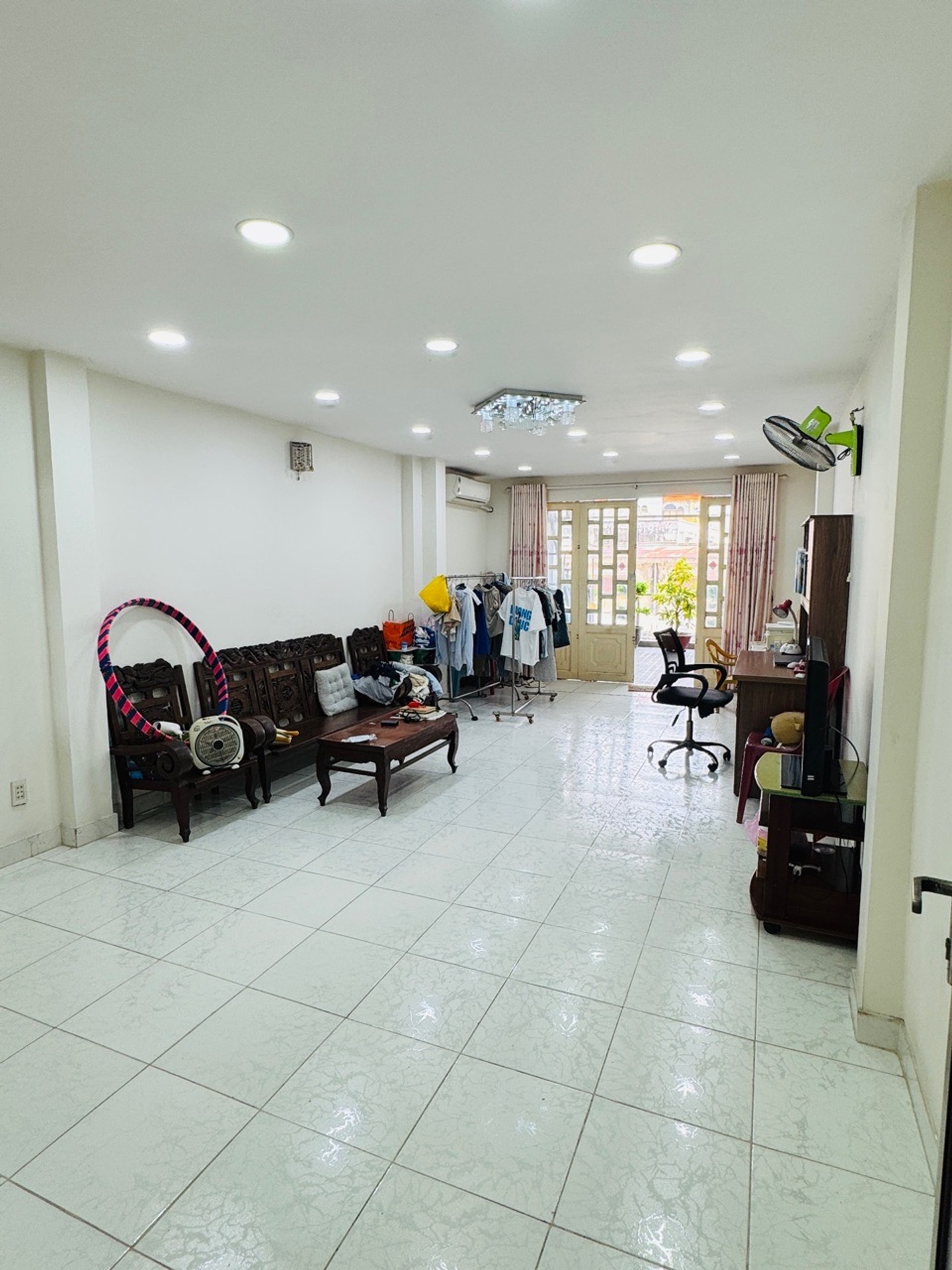 Mặt tiền xe hơi Âu Dương Lân 94m2, 4 tầng, kết cấu kiên cố, Gọi 0931172218 16005867